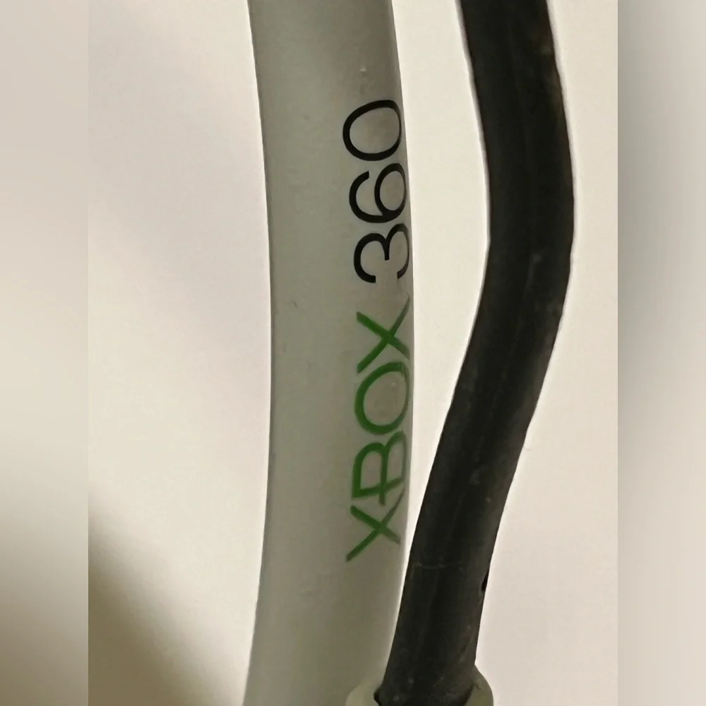 XBOX 360 HEADSET.